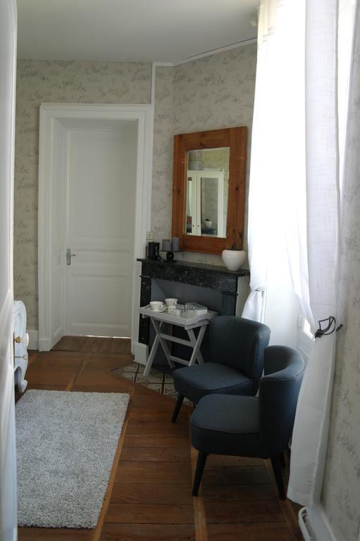 Le Chalet De Luxe Acomodação com café da manhã Saint-Séverin Quarto foto