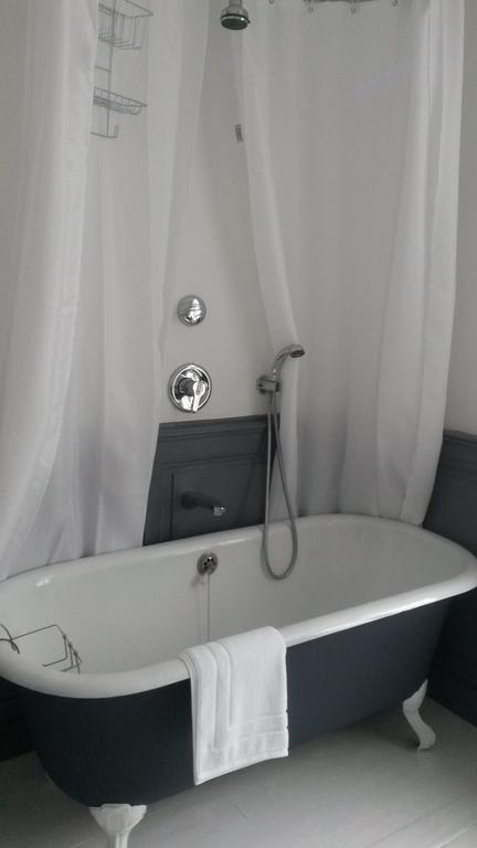 Le Chalet De Luxe Acomodação com café da manhã Saint-Séverin Quarto foto
